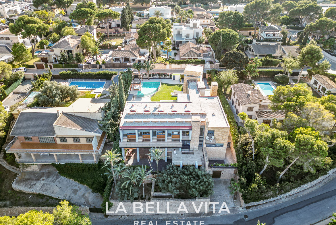 Exclusive Boutique Hotel Villa for Sale in Campoamor, Orihuela Costa – Luxury 7-Bedroom Property with Gourmet Kitchen and Private Pool, Closed Garage