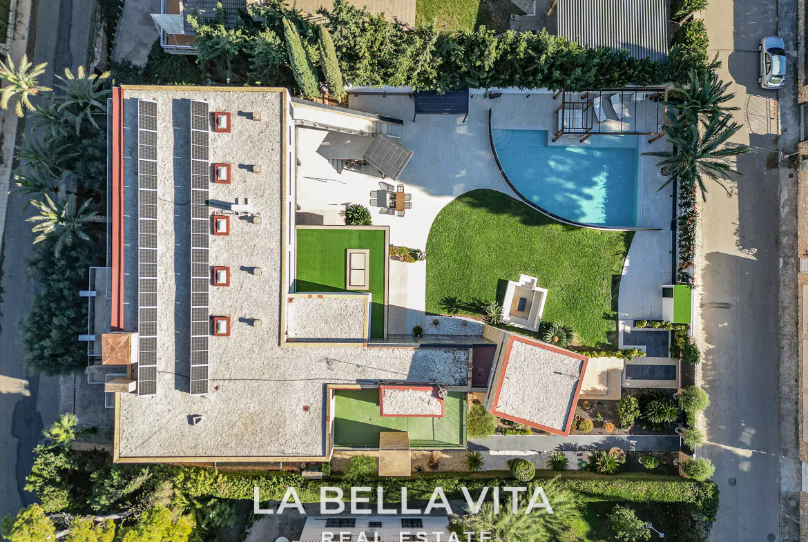 Exclusive Boutique Hotel Villa for Sale in Campoamor, Orihuela Costa – Luxury 7-Bedroom Property with Gourmet Kitchen and Private Pool, Closed Garage