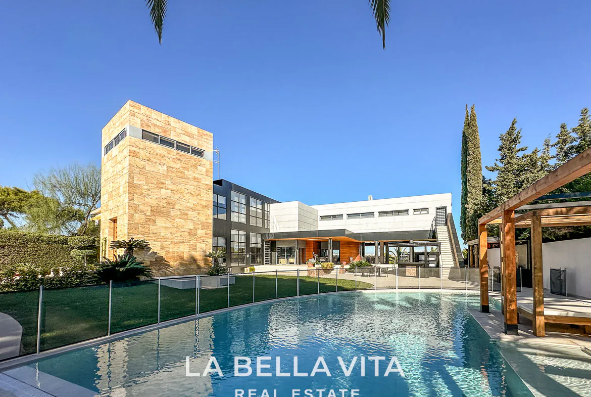 Exclusive Boutique Hotel Villa for Sale in Campoamor, Orihuela Costa – Luxury 7-Bedroom Property with Gourmet Kitchen and Private Pool, Closed Garage