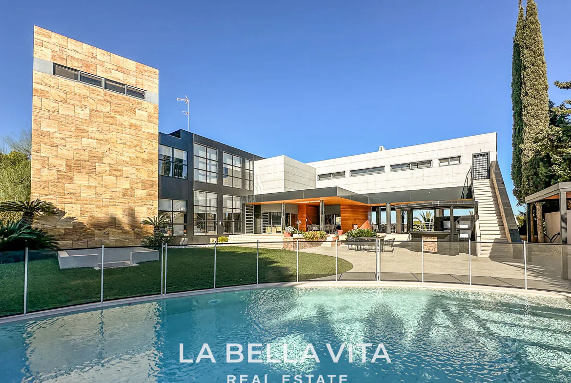 Exclusive Boutique Hotel Villa for Sale in Campoamor, Orihuela Costa – Luxury 7-Bedroom Property with Gourmet Kitchen and Private Pool, Closed Garage