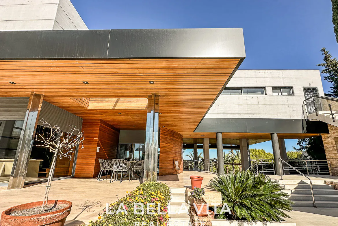 Exclusive Boutique Hotel Villa for Sale in Campoamor, Orihuela Costa – Luxury 7-Bedroom Property with Gourmet Kitchen and Private Pool, Closed Garage