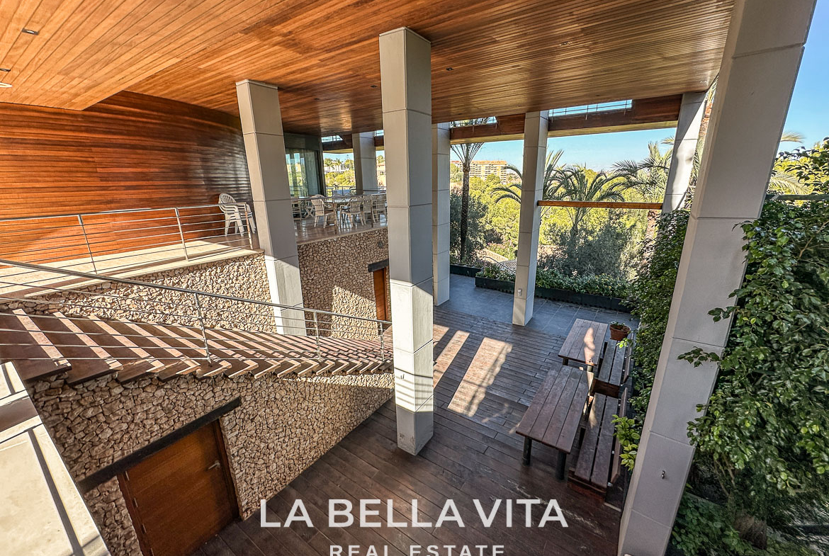 Exclusive Boutique Hotel Villa for Sale in Campoamor, Orihuela Costa – Luxury 7-Bedroom Property with Gourmet Kitchen and Private Pool, Closed Garage