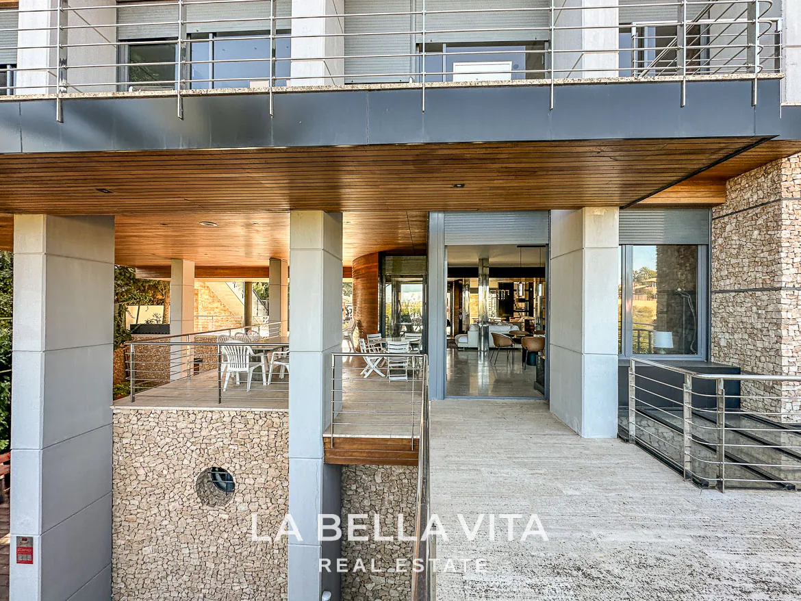 Exclusive Boutique Hotel Villa for Sale in Campoamor, Orihuela Costa – Luxury 7-Bedroom Property with Gourmet Kitchen and Private Pool, Closed Garage