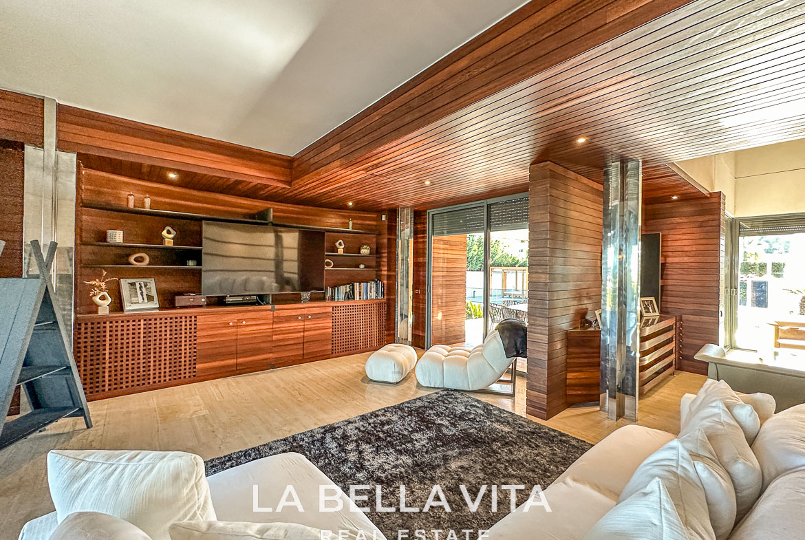 Exclusive Boutique Hotel Villa for Sale in Campoamor, Orihuela Costa – Luxury 7-Bedroom Property with Gourmet Kitchen and Private Pool, Closed Garage