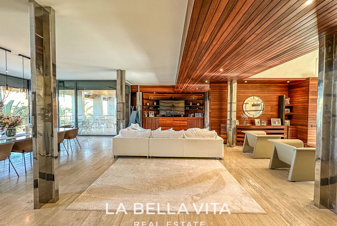 Exclusive Boutique Hotel Villa for Sale in Campoamor, Orihuela Costa – Luxury 7-Bedroom Property with Gourmet Kitchen and Private Pool, Closed Garage