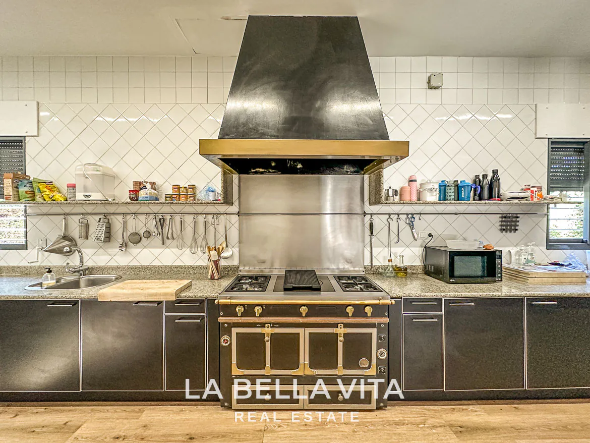 Exclusive Boutique Hotel Villa for Sale in Campoamor, Orihuela Costa – Luxury 7-Bedroom Property with Gourmet Kitchen and Private Pool, Closed Garage