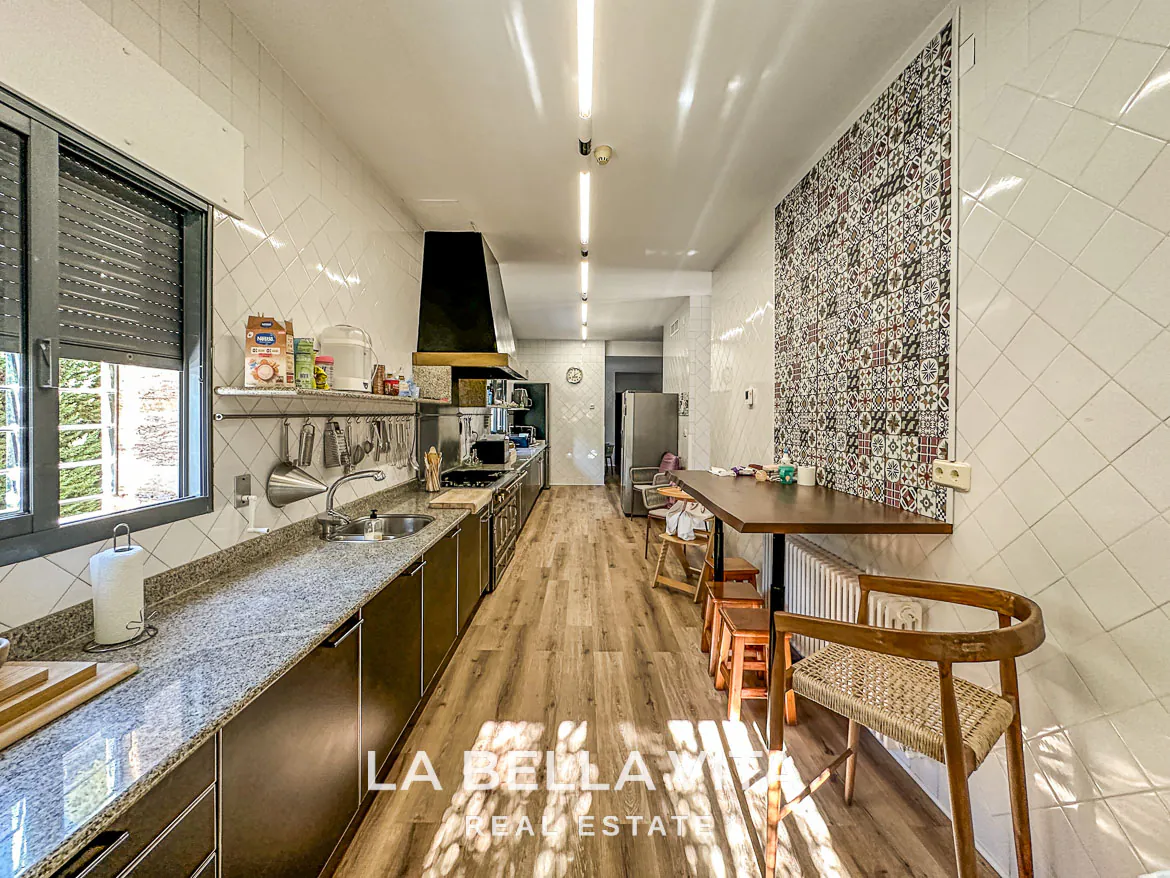 Exclusive Boutique Hotel Villa for Sale in Campoamor, Orihuela Costa – Luxury 7-Bedroom Property with Gourmet Kitchen and Private Pool, Closed Garage