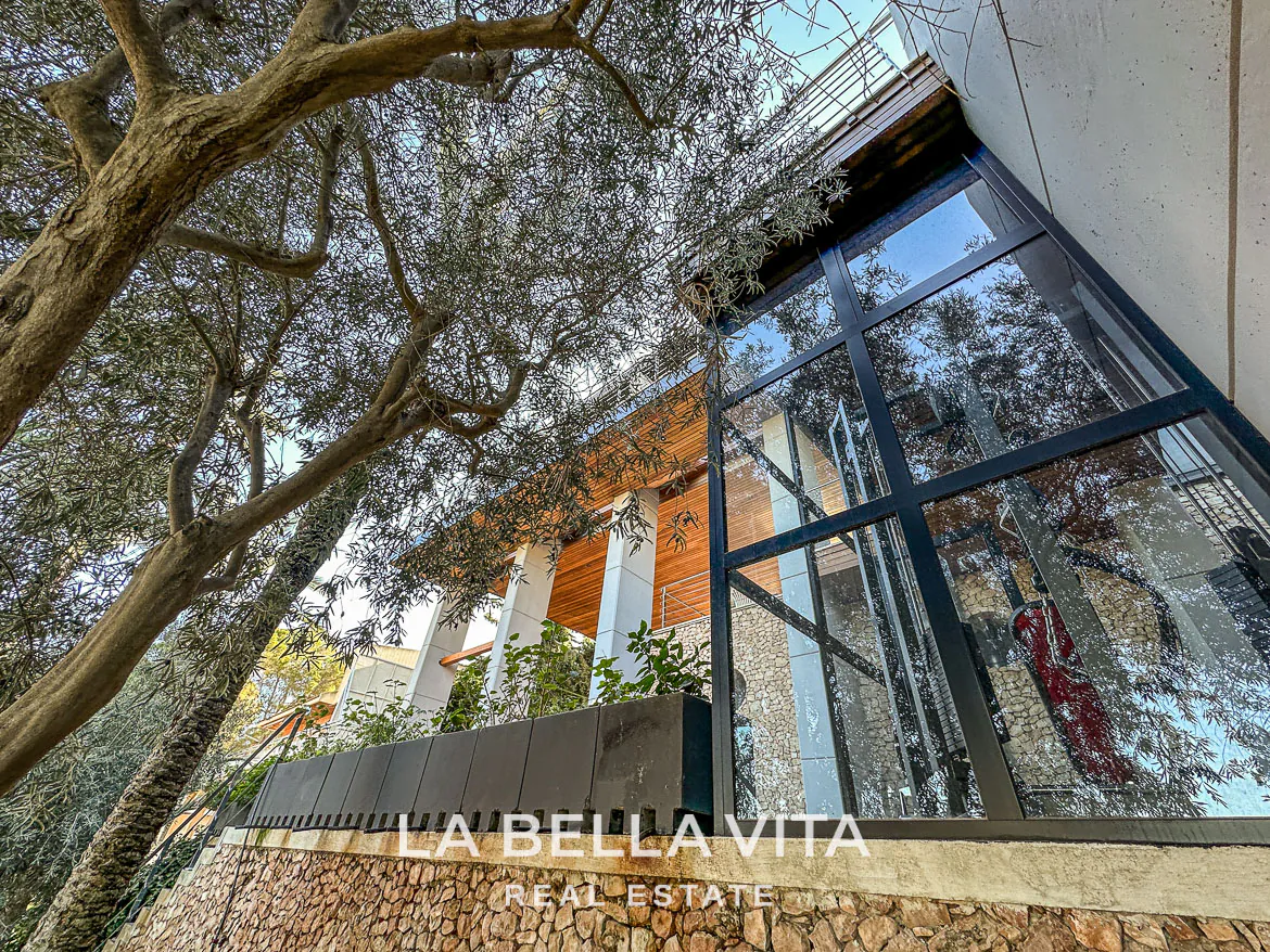 Exclusive Boutique Hotel Villa for Sale in Campoamor, Orihuela Costa – Luxury 7-Bedroom Property with Gourmet Kitchen and Private Pool, Closed Garage
