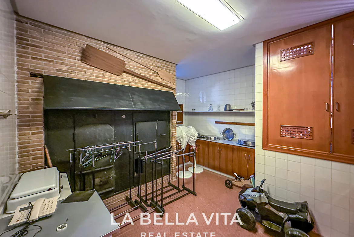 Exclusive Boutique Hotel Villa for Sale in Campoamor, Orihuela Costa – Luxury 7-Bedroom Property with Gourmet Kitchen and Private Pool, Closed Garage