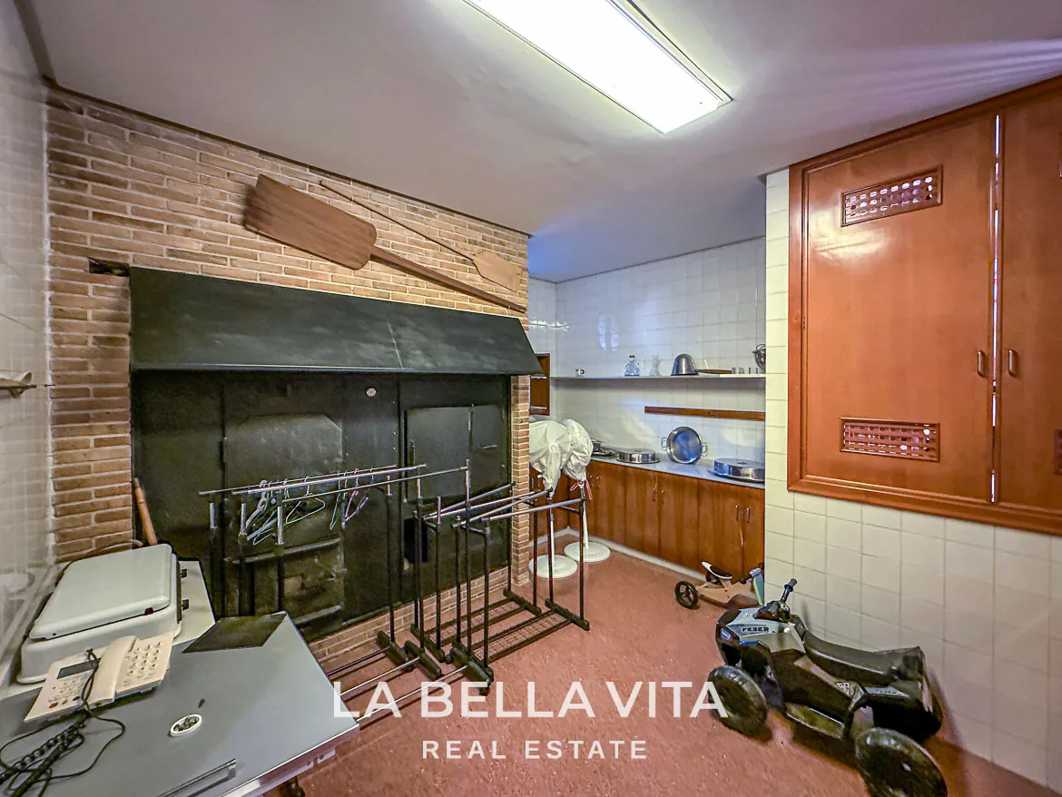Exclusive Boutique Hotel Villa for Sale in Campoamor, Orihuela Costa – Luxury 7-Bedroom Property with Gourmet Kitchen and Private Pool, Closed Garage