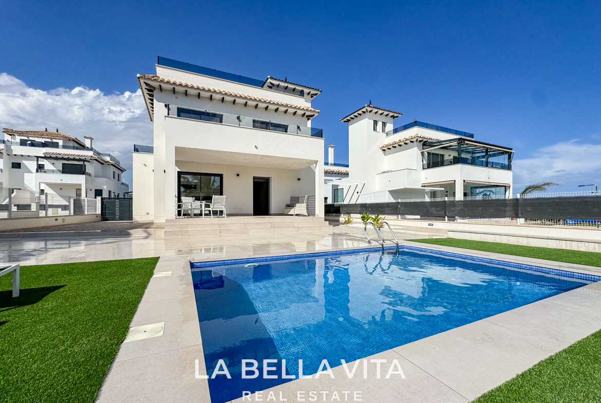 New Build Mediterranean style Key Ready Villa for sale by the beach in La Marina, Alicante