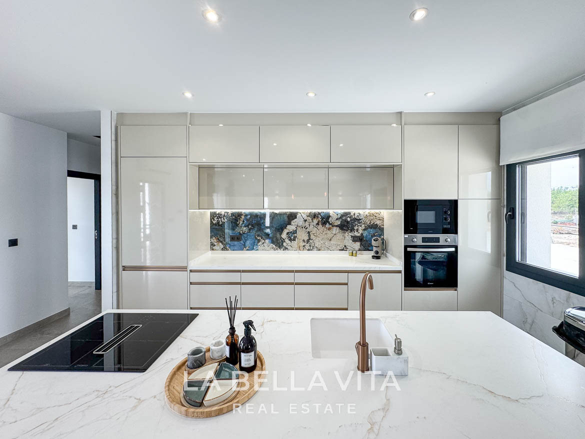 New Luxury House with private pool, solarium, garage and a 11,436 m2 of land for sale in Ciudad Quesada, Spain