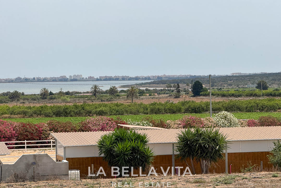 New Luxury House with private pool, solarium, garage and a 11,436 m2 of land for sale in Ciudad Quesada, Spain