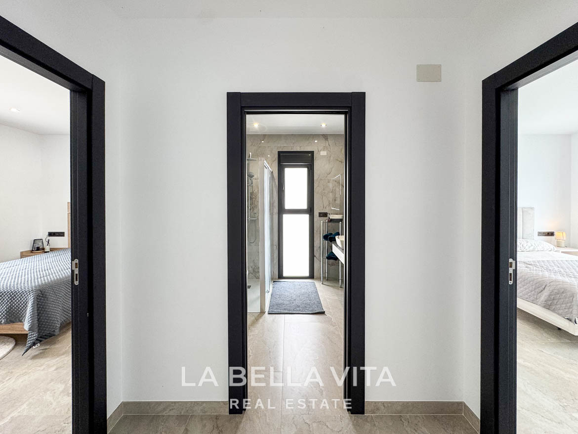 New Luxury House with private pool, solarium, garage and a 11,436 m2 of land for sale in Ciudad Quesada, Spain