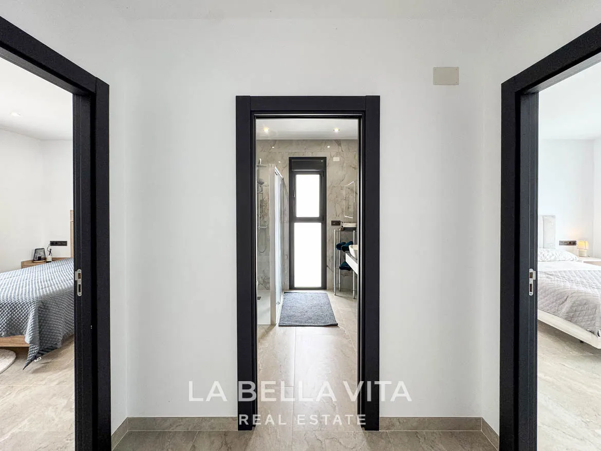 New Luxury House with private pool, solarium, garage and a 11,436 m2 of land for sale in Ciudad Quesada, Spain