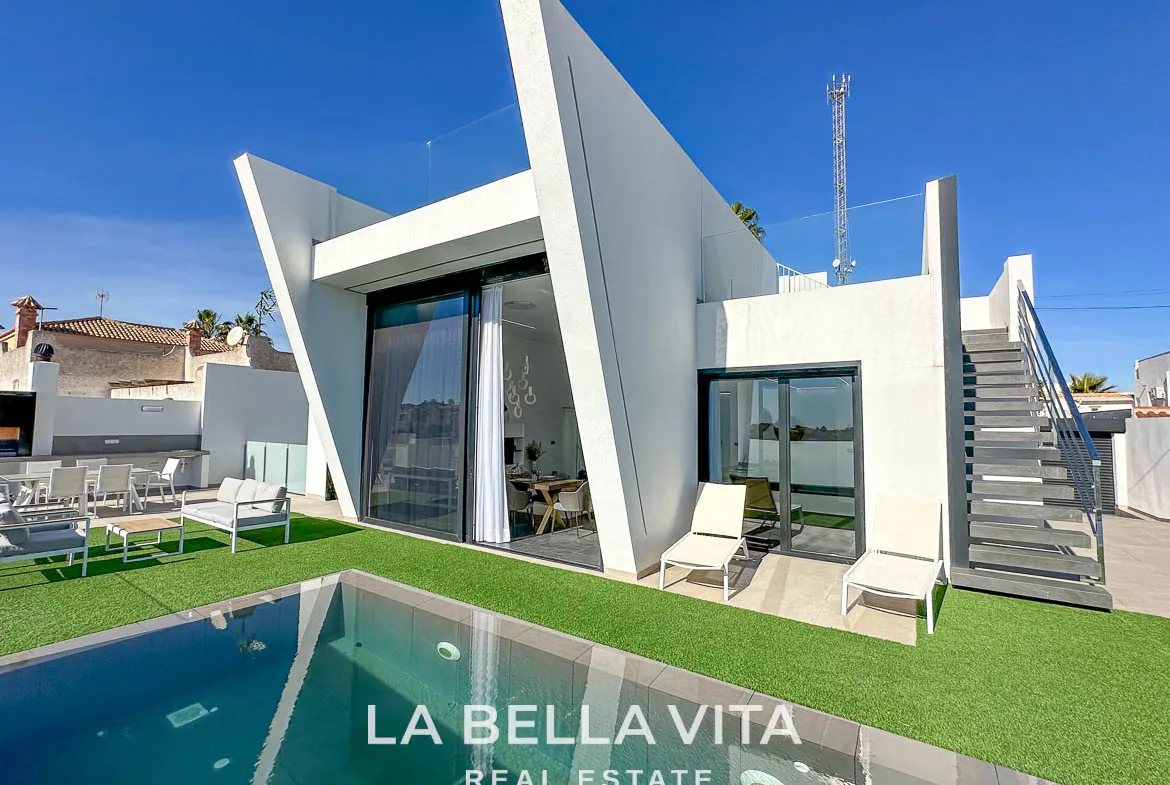Modern Key Ready Property with Sea Views, private pool, solarium and closed garage for sale in Blue Lagoon, Villamartin, Orihuela Costa, Alicante, Spain