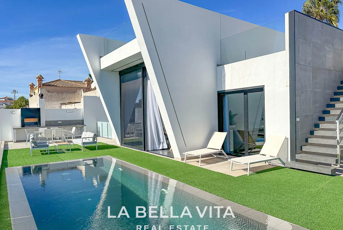 Modern Key Ready Property with Sea Views, private pool, solarium and closed garage for sale in Blue Lagoon, Villamartin, Orihuela Costa, Alicante, Spain