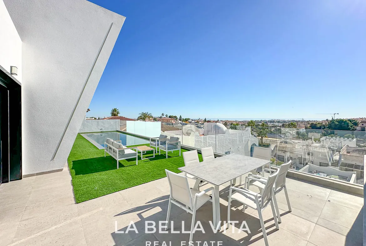 Modern Key Ready Property with Sea Views, private pool, solarium and closed garage for sale in Blue Lagoon, Villamartin, Orihuela Costa, Alicante, Spain