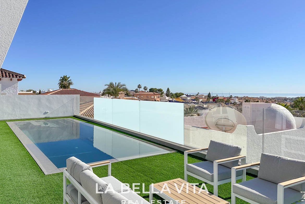 Modern Key Ready Property with Sea Views, private pool, solarium and closed garage for sale in Blue Lagoon, Villamartin, Orihuela Costa, Alicante, Spain