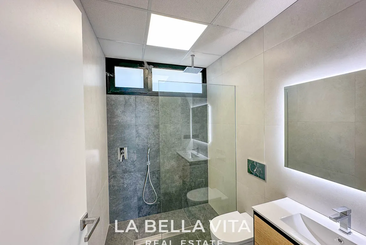 Modern Key Ready Property with Sea Views, private pool, solarium and closed garage for sale in Blue Lagoon, Villamartin, Orihuela Costa, Alicante, Spain