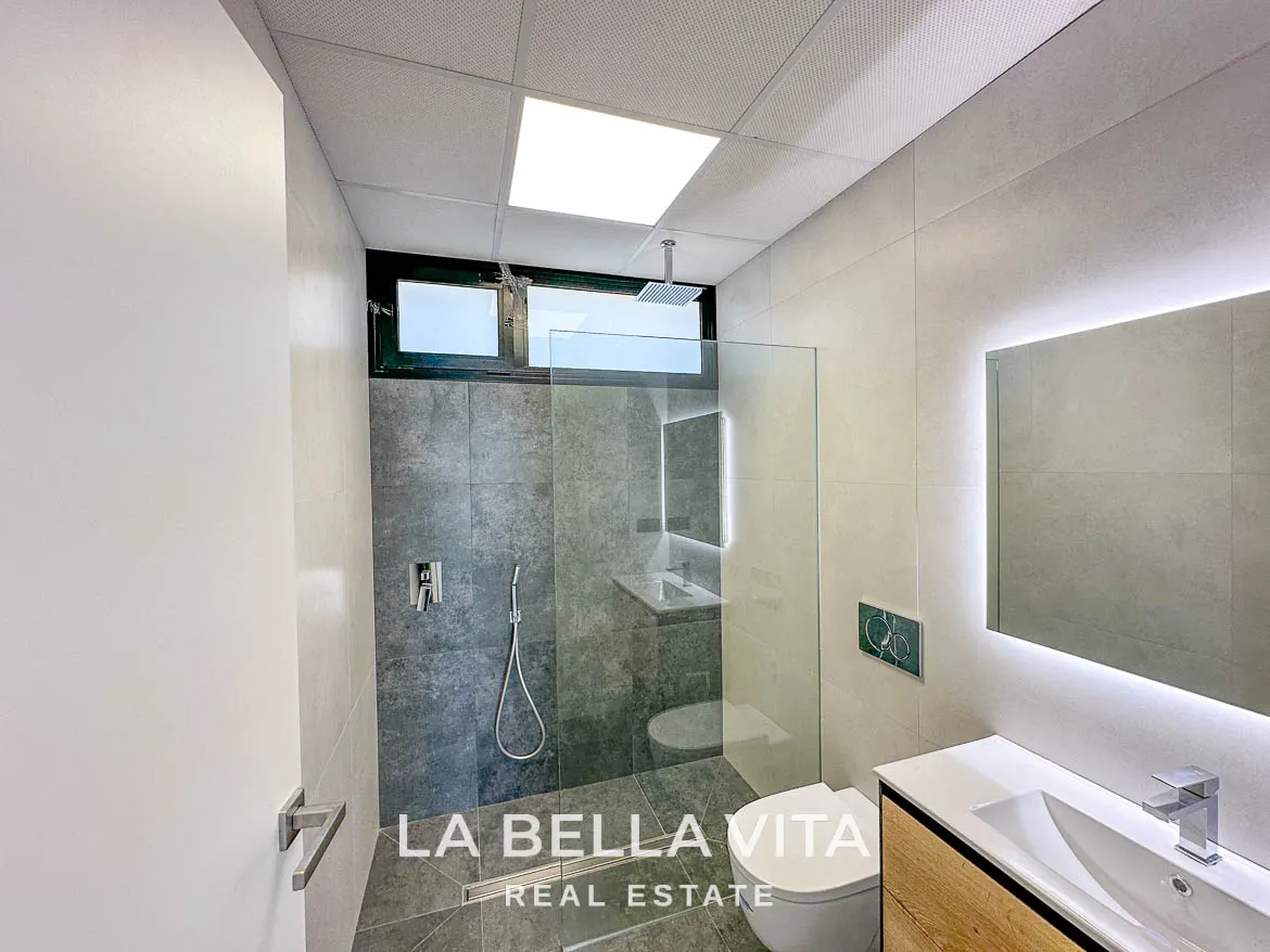 Modern Key Ready Property with Sea Views, private pool, solarium and closed garage for sale in Blue Lagoon, Villamartin, Orihuela Costa, Alicante, Spain