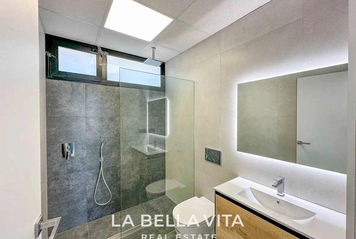 Modern Key Ready Property with Sea Views, private pool, solarium and closed garage for sale in Blue Lagoon, Villamartin, Orihuela Costa, Alicante, Spain