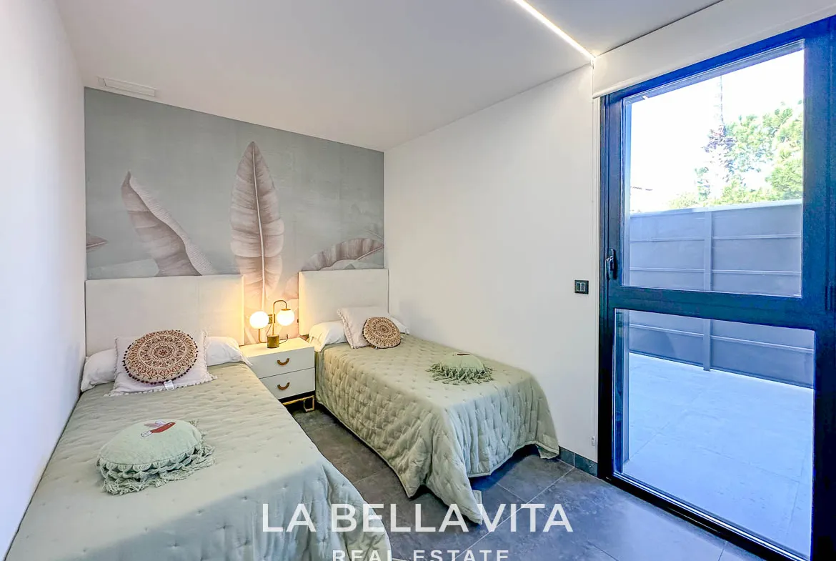 Modern Key Ready Property with Sea Views, private pool, solarium and closed garage for sale in Blue Lagoon, Villamartin, Orihuela Costa, Alicante, Spain