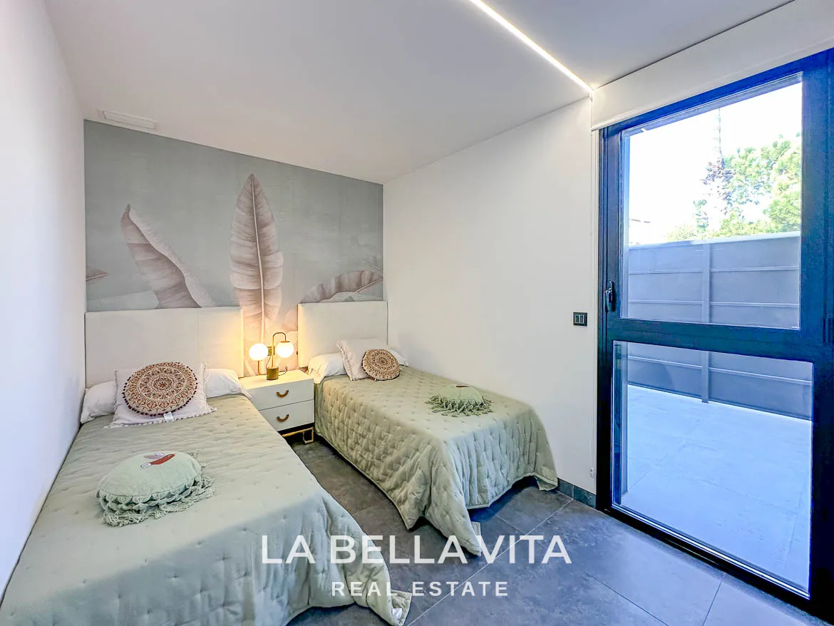 Modern Key Ready Property with Sea Views, private pool, solarium and closed garage for sale in Blue Lagoon, Villamartin, Orihuela Costa, Alicante, Spain