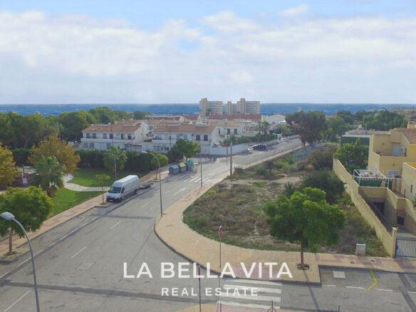 Stunning Modern New Build Villa with basement and walking distance to the beach For Sale in El Campello, Alicante