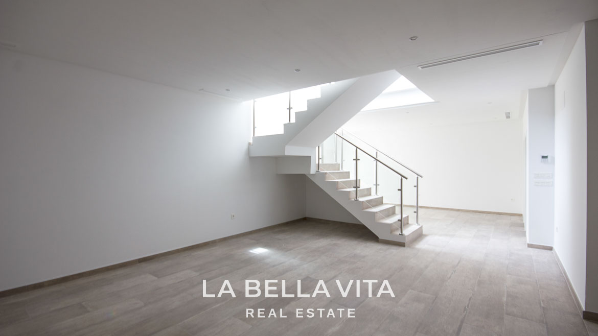 Stunning Modern New Build Villa with basement and walking distance to the beach For Sale in El Campello, Alicante