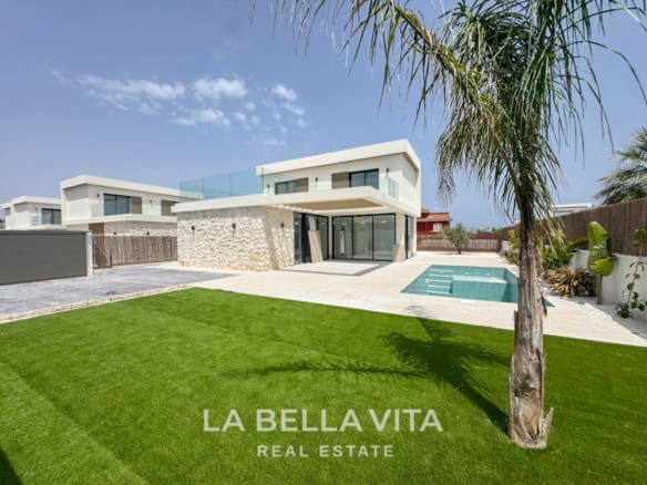 New Build key ready Villa with large plot and private pool for sale in Lomas de Cabo Roig, Orihuela Costa, Alicante