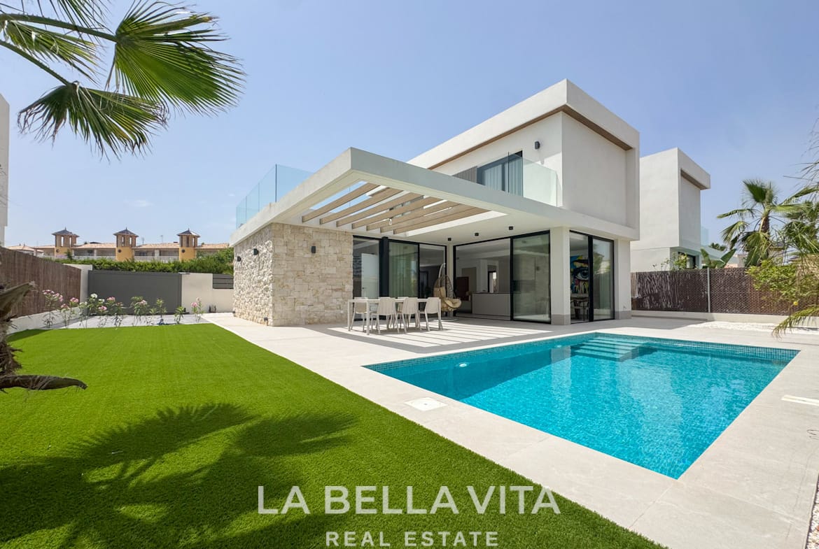 New Build key ready Villa with large plot and private pool for sale in Lomas de Cabo Roig, Orihuela Costa, Alicante