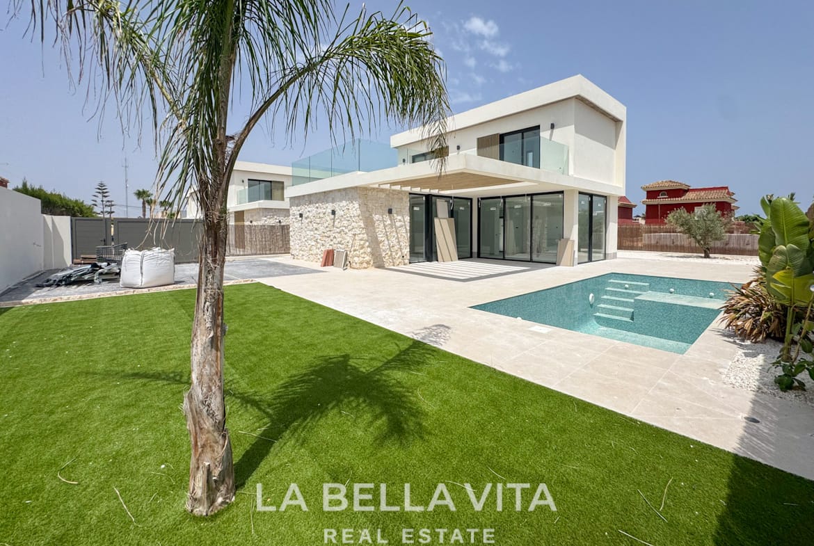 New Build key ready Villa with large plot and private pool for sale in Lomas de Cabo Roig, Orihuela Costa, Alicante
