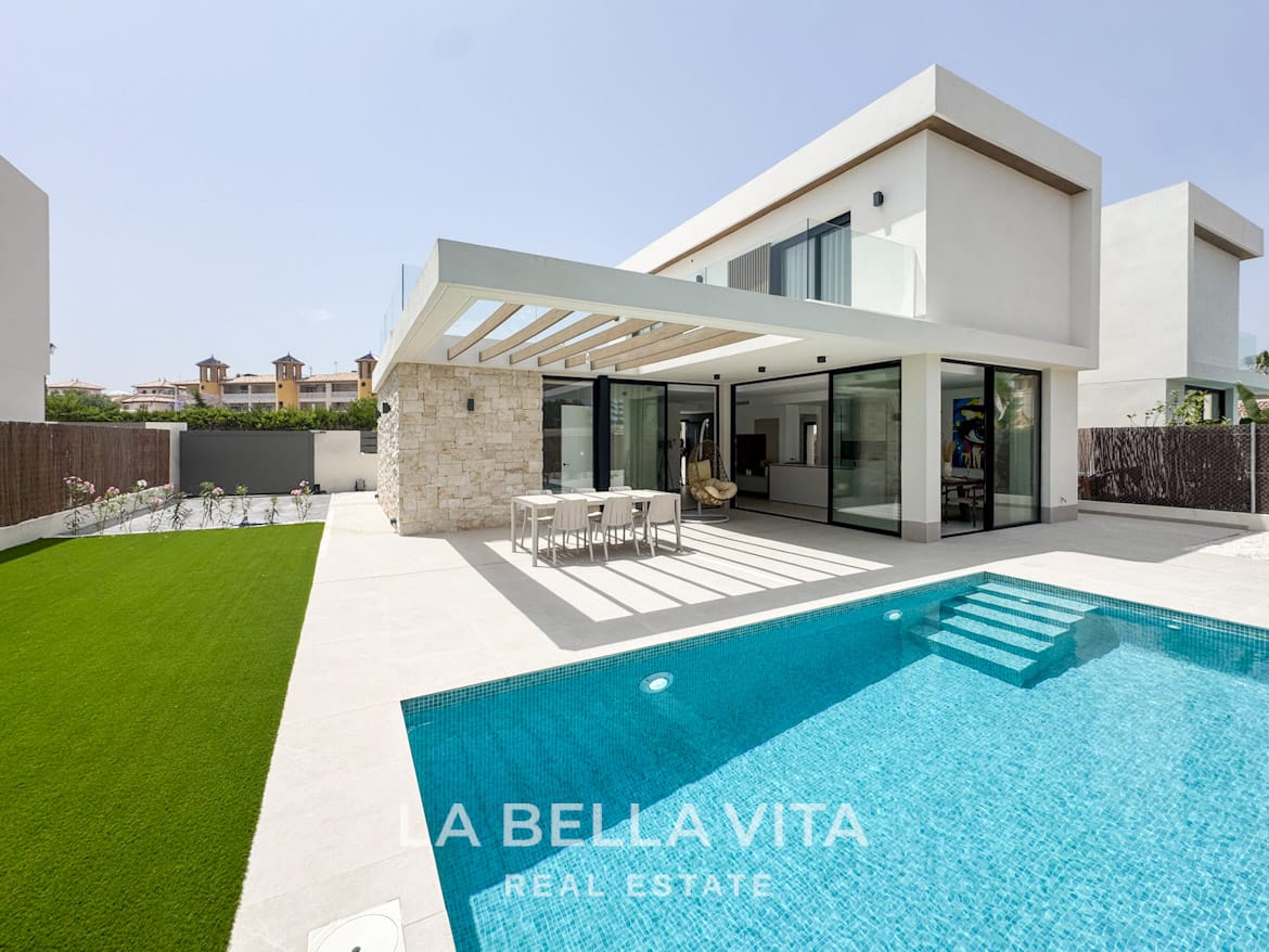 New Build key ready Villa with large plot and private pool for sale in Lomas de Cabo Roig, Orihuela Costa, Alicante