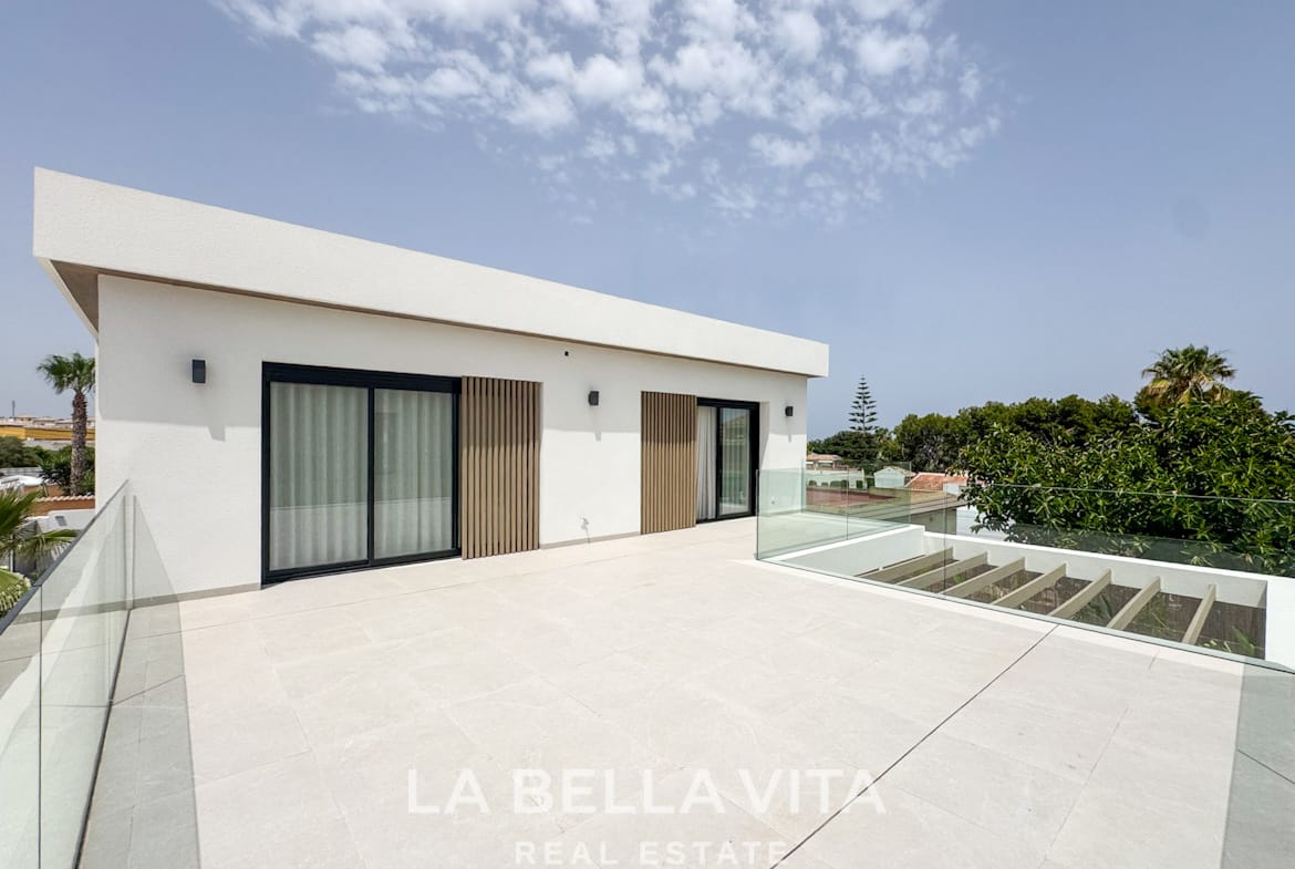 New Build key ready Villa with large plot and private pool for sale in Lomas de Cabo Roig, Orihuela Costa, Alicante