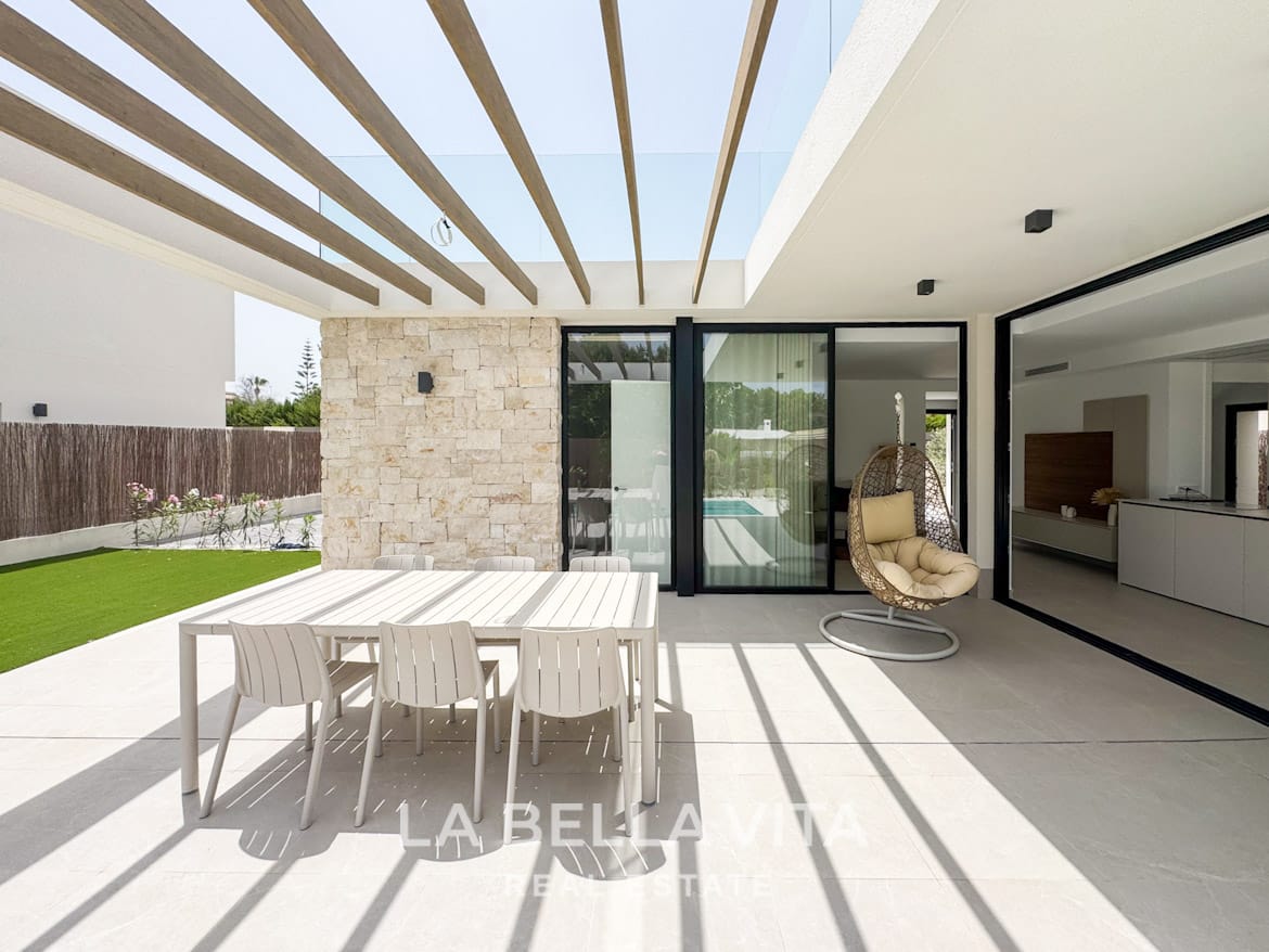 New Build Villa with large plot and private pool for sale in Lomas de Cabo Roig, Orihuela Costa