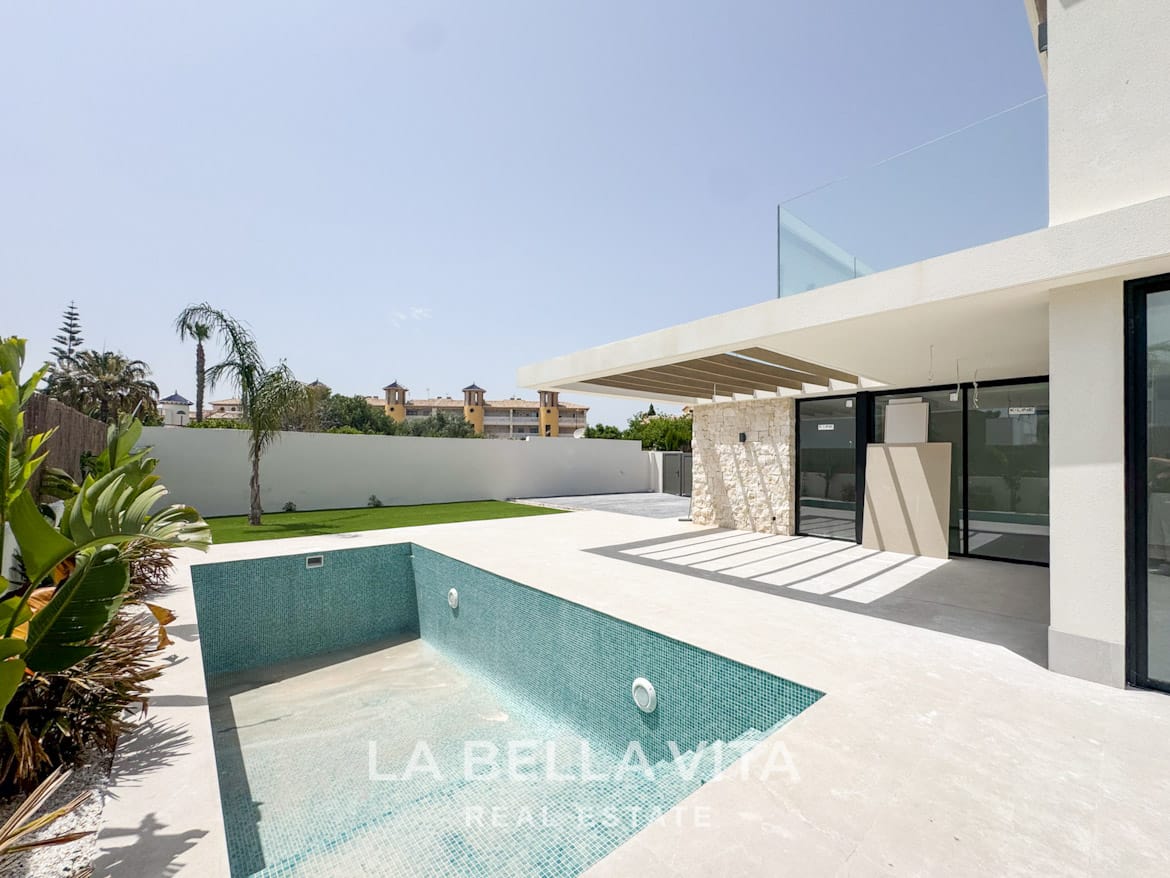 New Build Villa with large plot and private pool for sale in Lomas de Cabo Roig, Orihuela Costa