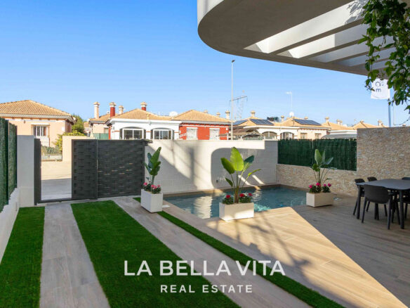 New build Properties with private pools and solariums for sale in Los Montesinos, La Herrada, Alicante, Spain