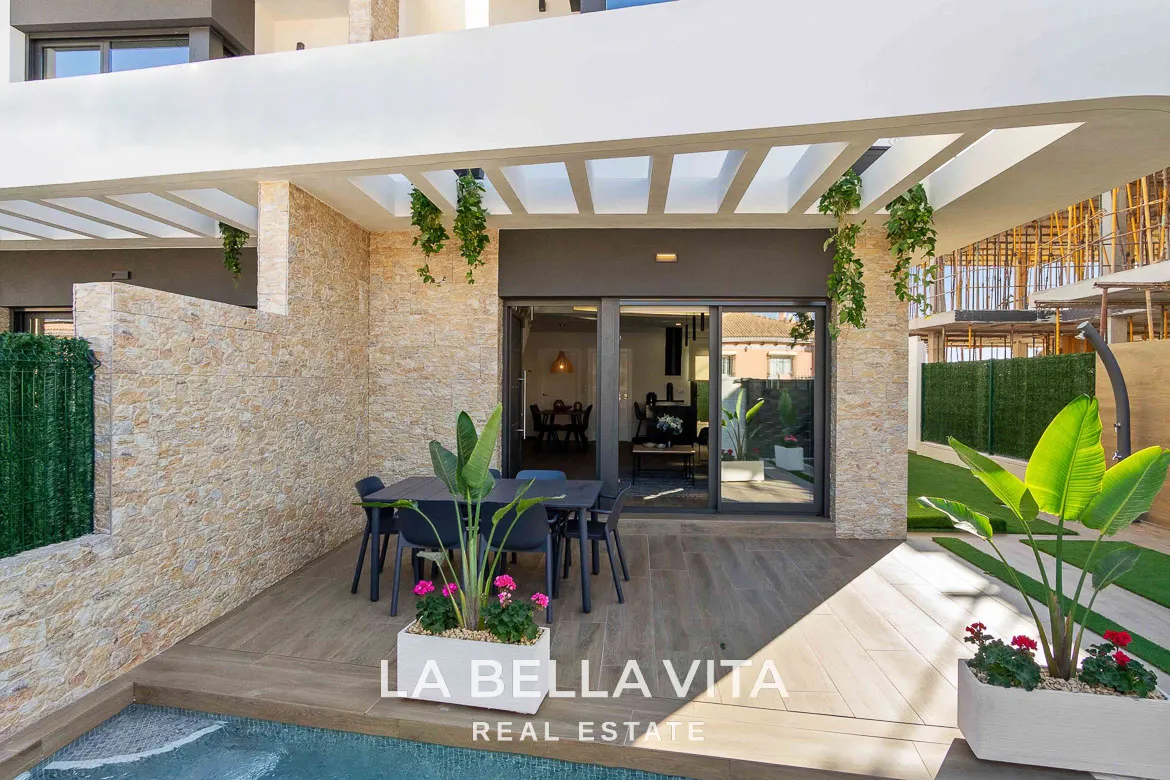 New build Properties with private pools and solariums for sale in Los Montesinos, La Herrada, Alicante, Spain
