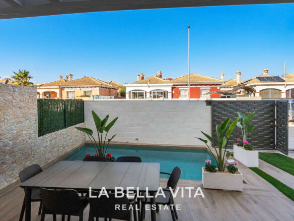 New build Properties with private pools and solariums for sale in Los Montesinos, La Herrada, Alicante, Spain