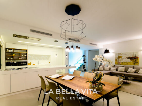 Luxury Villa for sale in Dehesa de Campoamor, Orihuela Costa