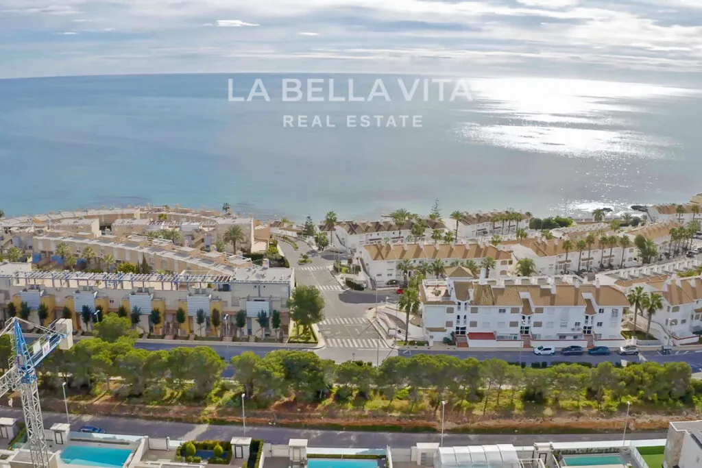 Луксозна вила за продажба в Dehesa de Campoamor, Orihuela Costa