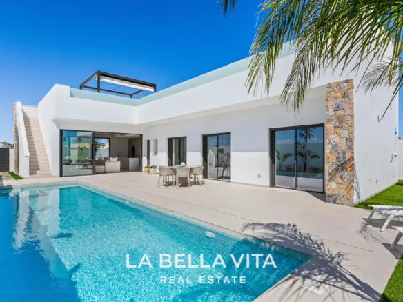 New Build Properties with pool for sale in Los Alcazares near Serena Golf Course