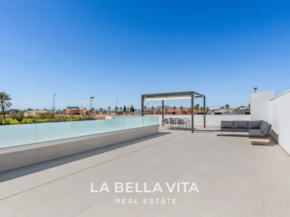 New Build Properties with pool for sale in Los Alcazares near Serena Golf Course