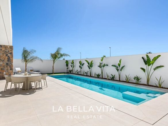 New Build Properties with pool for sale in Los Alcazares near Serena Golf Course