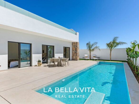 New Build Properties with pool for sale in Los Alcazares near Serena Golf Course