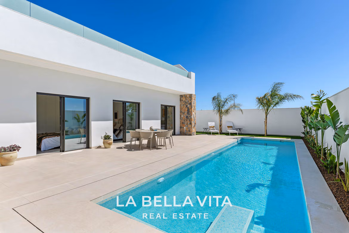 New Build Properties with pool for sale in Los Alcazares near Serena Golf Course