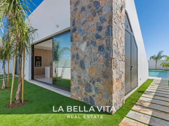 New Build Properties with pool for sale in Los Alcazares near Serena Golf Course