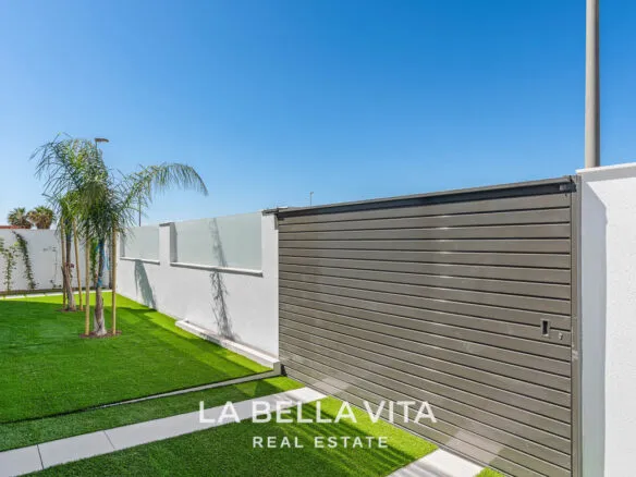 New Build Properties with pool for sale in Los Alcazares near Serena Golf Course