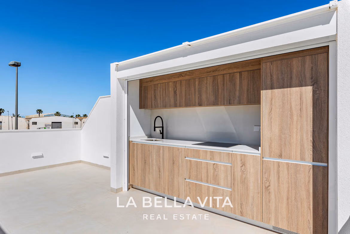 New Build Properties with pool for sale in Los Alcazares near Serena Golf Course
